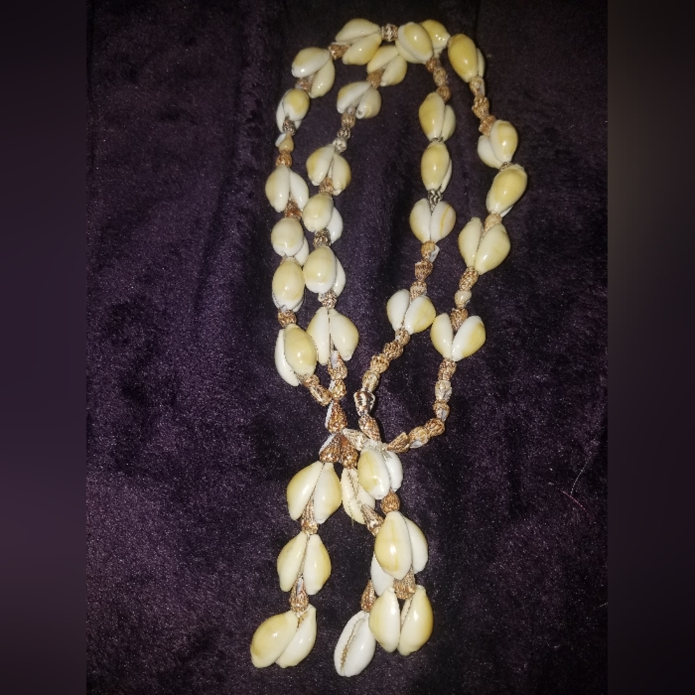 Vintage Authentic Ocean Beach Sea Shell Necklace